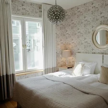 Hotel Pariisin 4*