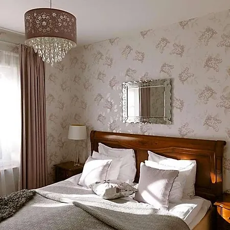 Hotel Pariisin 4*