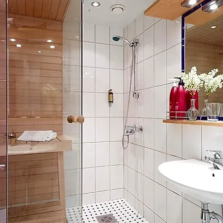 Pariisin 4* Porvoo